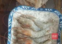Illustration of how to make golden prawns wrapped around waist 3