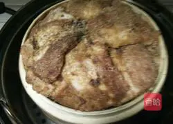 Illustration of how to make steamed pork with rice flour 7