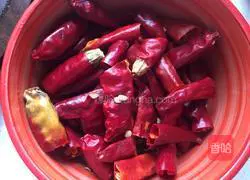 Illustration of how to make sauced elbows 2