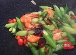 Illustration of Kuaishou Stir-fried Shrimp with Seasonal Vegetables and Asparagus 7