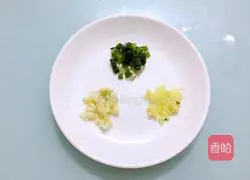 Illustration of making shredded pork with pickled mustard 5