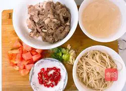 Illustration of how to make fat beef in sour soup 4