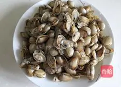 Illustration of how to make spicy fried sea melon seeds 5