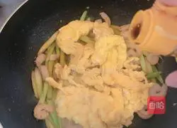 Asparagus, Shrimp and Scrambled Eggs Recipe Illustration 17