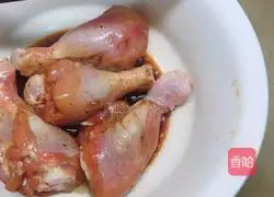 Roast chicken legs (Illustration of how to reduce fat 4