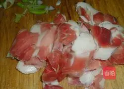 How to stir-fry meat with onions Illustration 2