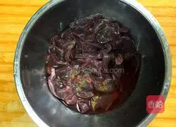 Stir-fried pork liver with garlic sprouts Illustration of how to do it 1