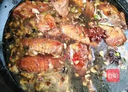 Illustration of how to make Coke chicken wings and chicken wing roots 6