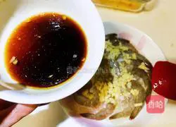 Illustration of how to make steamed prawns with garlic vermicelli 3