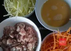 three silk Illustration of how to make a roll 1