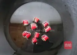 Illustration of how to make stir-fried duck blood with leeks 6