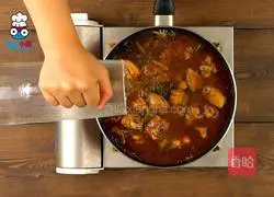 Illustration of how to make the same sesame oil and ginger chicken in Chinese restaurants 4