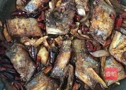 Illustration of how to make spicy fried hairtail 6