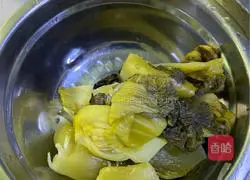 Illustration of how to make bitter bamboo shoots in pot 2