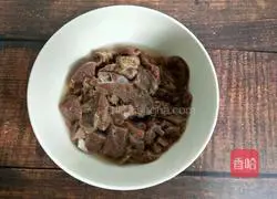 Illustration of how to stir-fry pork liver 5
