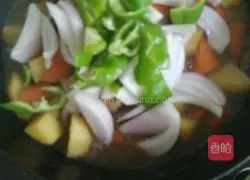 Illustration of how to cook chicken legs and potatoes stewed 7