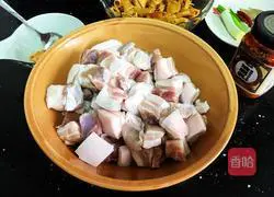 Illustration of how to make bean curd, braised pork and stewed with dried bean knots 2