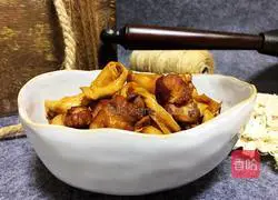 Illustration of how to make braised bean curd, braised pork and dried bean knots 17