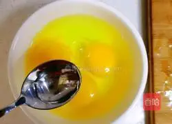 Illustration of how to make scrambled eggs with tomatoes 4