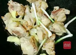 Illustration of how to cook chicken legs with mushrooms and potatoes 5