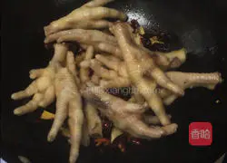 Braised Chicken Illustration of how to make claws 4
