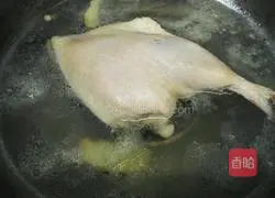 Illustration of how to make crispy braised duck legs 2