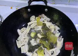 Illustration of how to make bitter bamboo shoots in pot 6