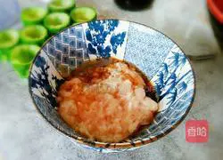 Illustration of how to make cucumber stuffed meat 7