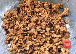 Illustration of how to make egg dumplings 11