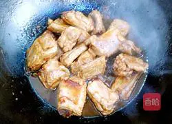 Illustration of how to cook pork ribs with garlic chili sauce 6