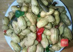 Illustration of how to cook peanuts with five spices 5