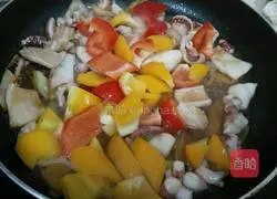 Illustration of how to make fried squid with peppers 8