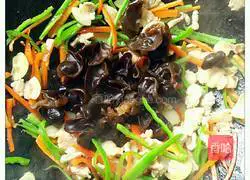 Illustration of how to make fried pork slices with fungus 7