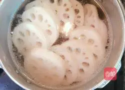 Recipe for braised lotus root with pork ribs Illustration 7