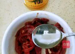 Illustration of how to make fried meat with potatoes and onions 4