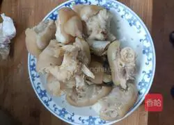 Illustration of braised pig's trotters 4