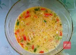 Illustration of how to make scrambled eggs with double pepper 4