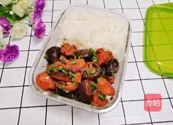 Illustration of how to make mushroom and chicken bento 16