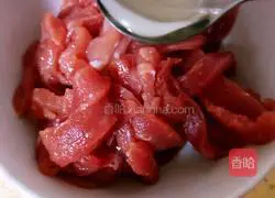 Illustration of how to make fried shredded pork with beans 4