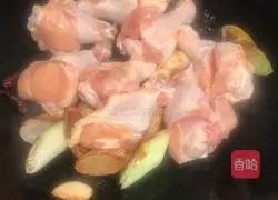 Meow star’s delicious stewed chicken wing roots illustration 3