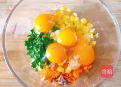 Illustration of how to make colorful egg rolls 2