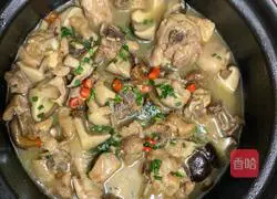 Illustration of how to make mushroom stewed chicken 12