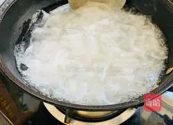 Illustration of how to make meat powder skin 7