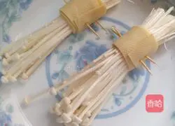 Illustration of how to make roasted bean curd and enoki mushrooms in air fryer 2