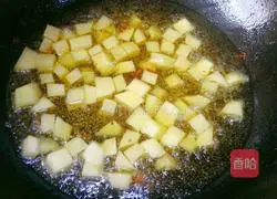 Illustration of how to make spicy potato chicken nuggets 6