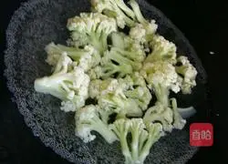 Illustration of how to cook cauliflower with tomatoes 4