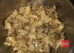 Illustration of how to make fat beef in sour soup 1