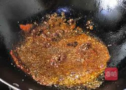 An illustration of how to make beef with toothpicks 8