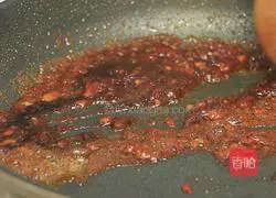 Illustration of how to make Shacha Shan beef balls 6