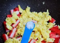 Crab stick and egg bento recipe illustration 9